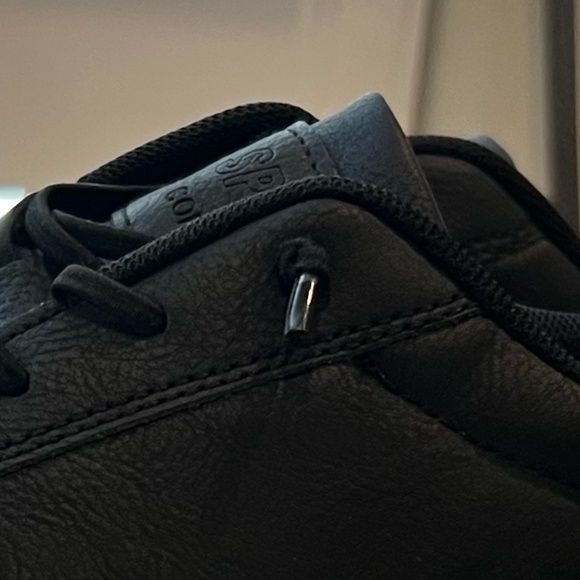 Super, Light Weight, Men's Black Dress Sneaker. - Picture 2 of 9